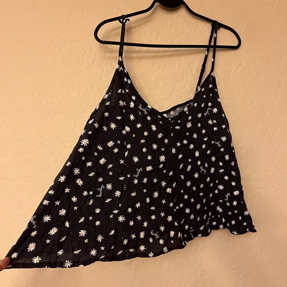 NWT Hurley Black with White Daisy Print Halter Top - Picture 9 of 15